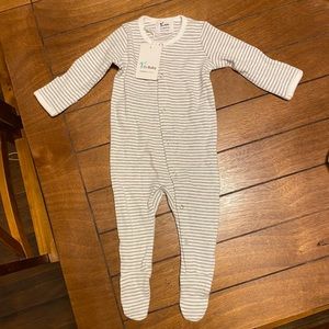 O2 BABY 3-6 month button front onesie NWT